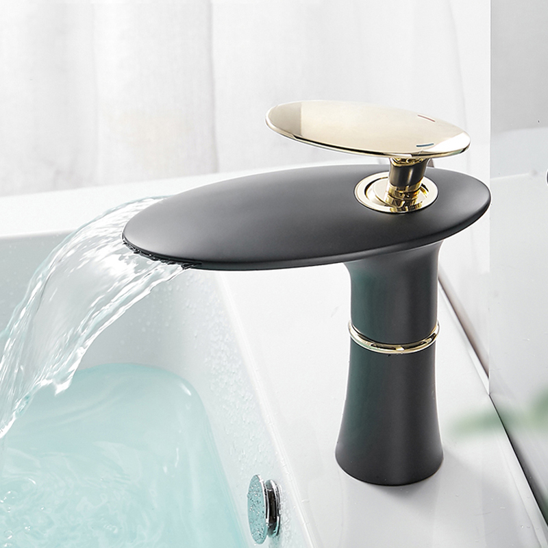Home Hardware Bathroom Faucets - Cachoeira torneira da bacia de ouro